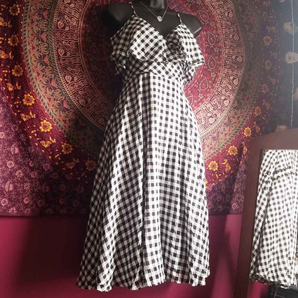 Lulu's Midi Dress